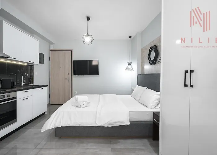 Calme, Nilie Hospitality Mgmt *